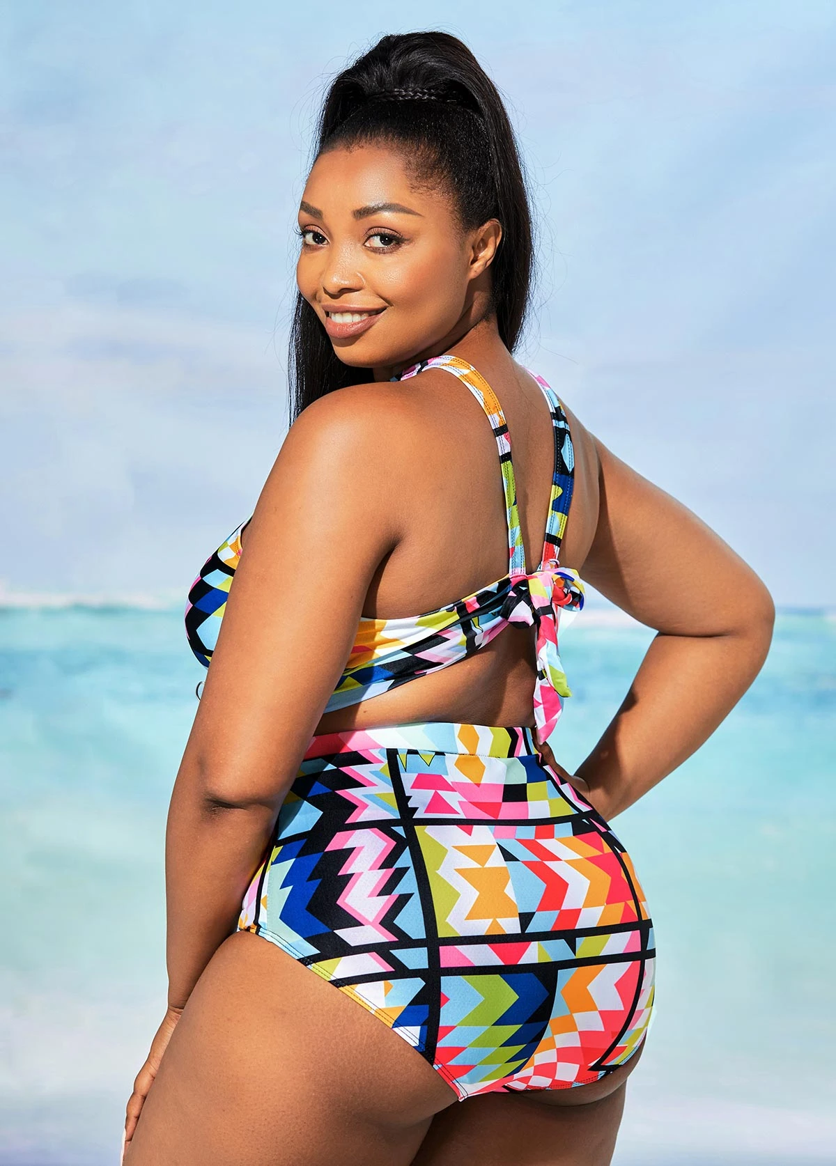 Plus Size High Waisted Geometric Print Bikini Set 2 Plus Size High Waisted Geometric Print Bikini Set - Image 2