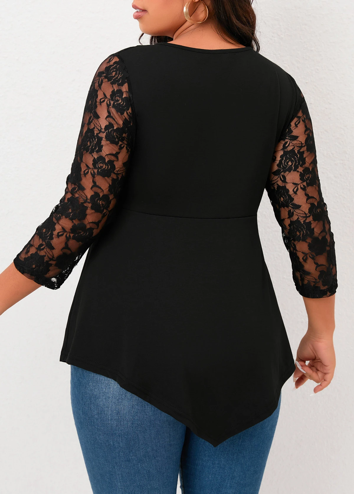 Plus Size Black Lace Stitching Asymmetric Hem T Shirt 2 Plus Size Black Lace Stitching Asymmetric Hem T Shirt - Image 2