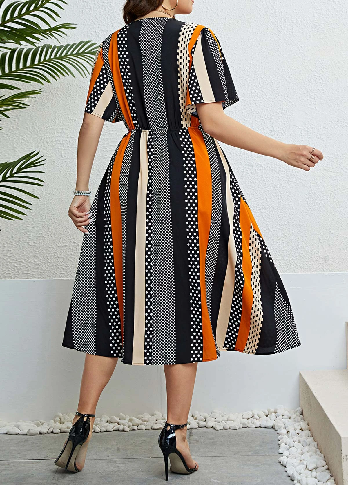 Multi Color Plus Size Short Sleeve Dress 2 Multi Color Plus Size Short Sleeve Dress - Image 2